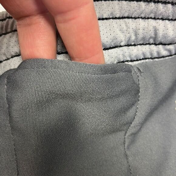 Nike Women’s Black/Gray Athletic Shorts with Built-in Drawstring Shorts- Medium - Picture 12 of 16